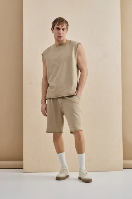 Sleeveless sweatshirt