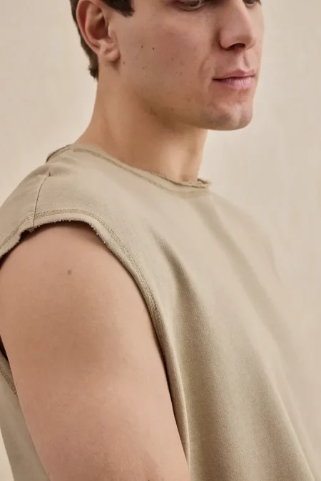 Sleeveless sweatshirt