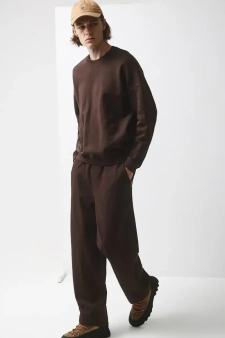 Oversized φούτερ με ριπ λεπτομέρειες