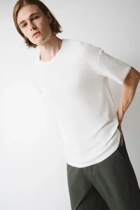 T-shirt με ξέφτι τελειώματα σε ψιλή βάφλα